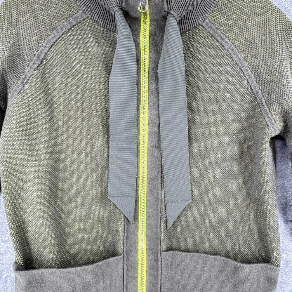 Lululemon Sweater Womens Size S Post Savasana Fatigue Green Antidote Reversible